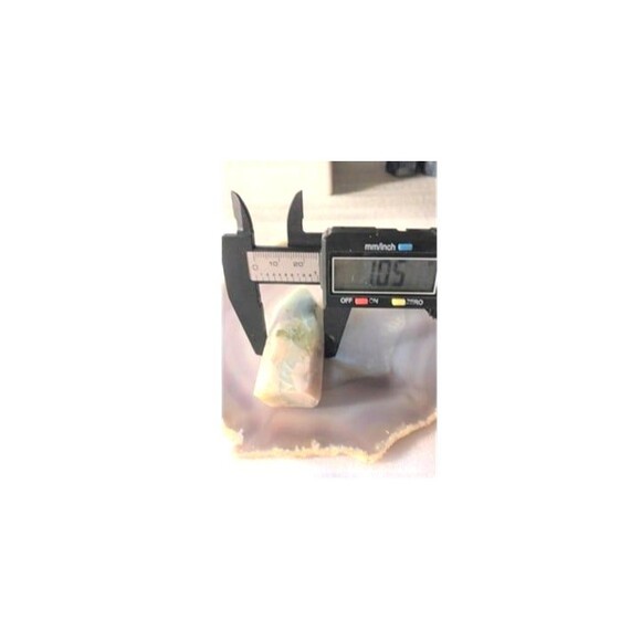 Genuine Green Flower Agate Tower - Picture 6 of 7